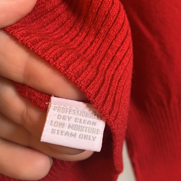 Red turtle neck sweater size medium - Picture 3 of 3